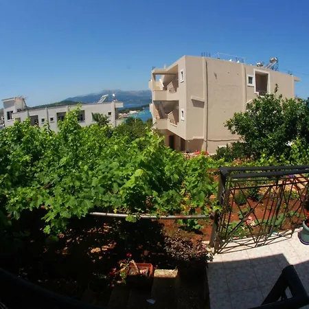 Tiku Friend's Aparments شقة كساميل