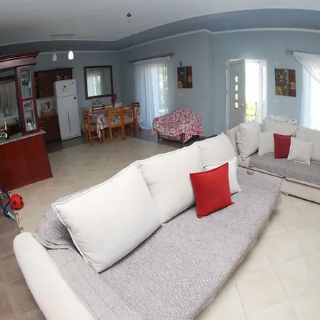Tiku Friend's Aparments شقة